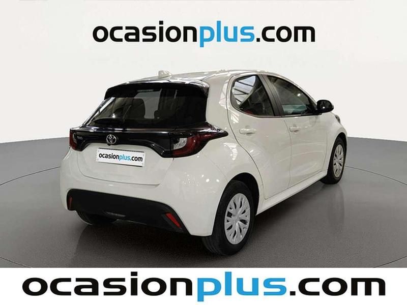 Usado Toyota Yaris Business Edition 69 CV (50 kW) 2023 Blanco Utilitario