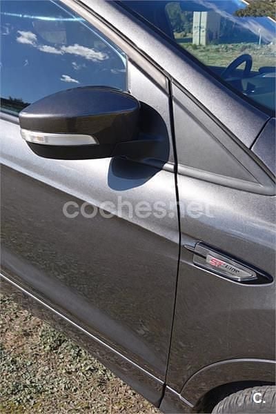 Usado Ford Kuga ST-Line 150 CV (110 kW) 2019 Gris / plata SUV