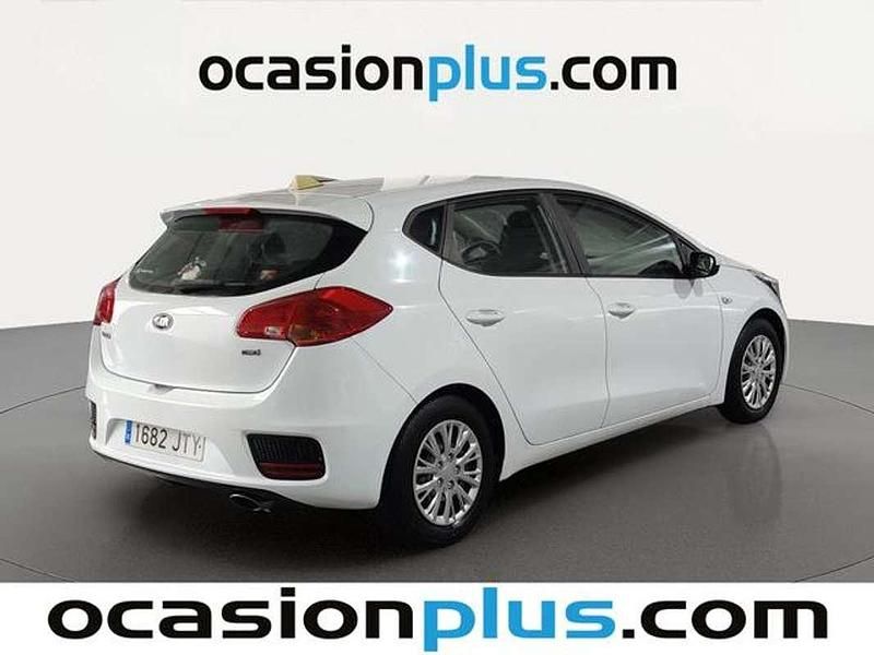 Usado Kia Ceed GT 90 HP (66 kW) 2016 Branco Citadino