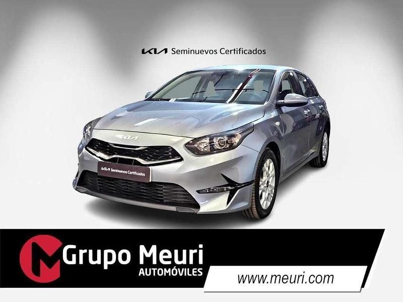 Plateado Usado 2023 Kia Ceed Utilitario | 18.682 € (Precio justo) - Imagen 1/4