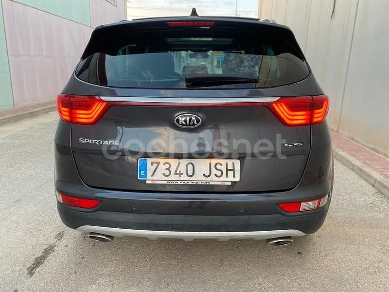 Usado Kia Sportage GT-Line 185 CV (136 kW) 2016 Gris / plata SUV