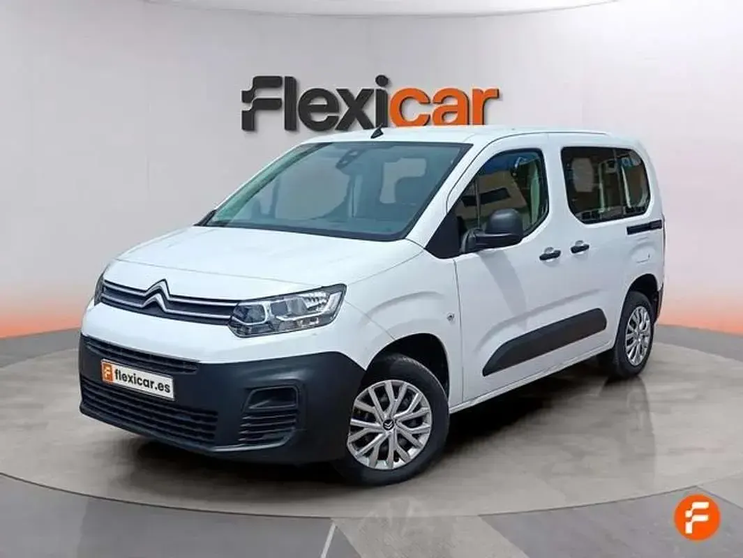 Usado Citroën Berlingo Feel 102 CV (75 kW) 2023 Blanco Monovolumen