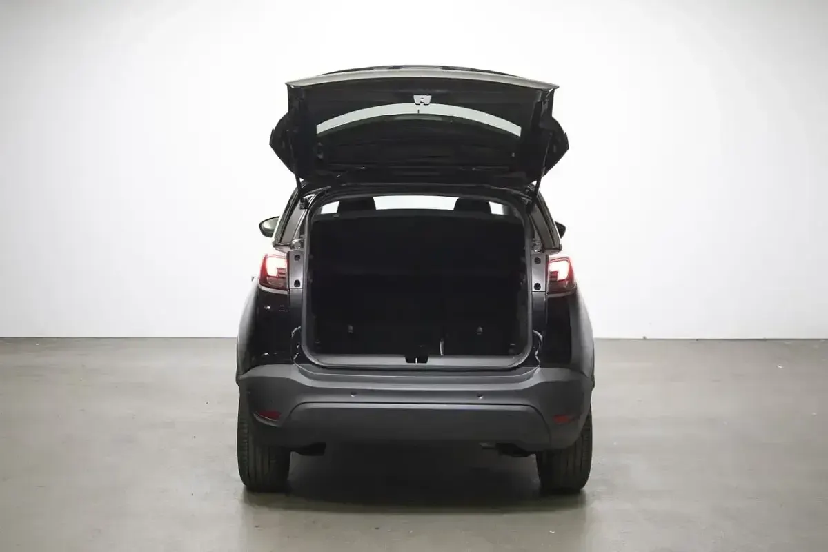 Usado Opel Crossland Selective 130 CV (95 kW) 2018 Negro SUV