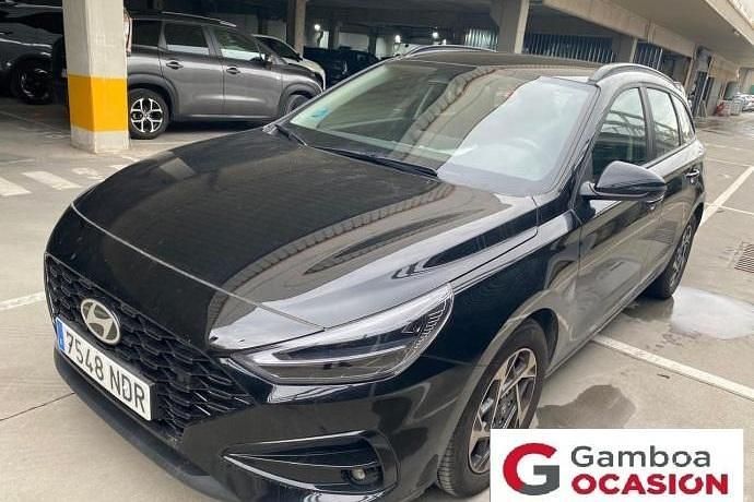 Usado Hyundai i30 101 CV (74 kW) 2025 Negro Familiar