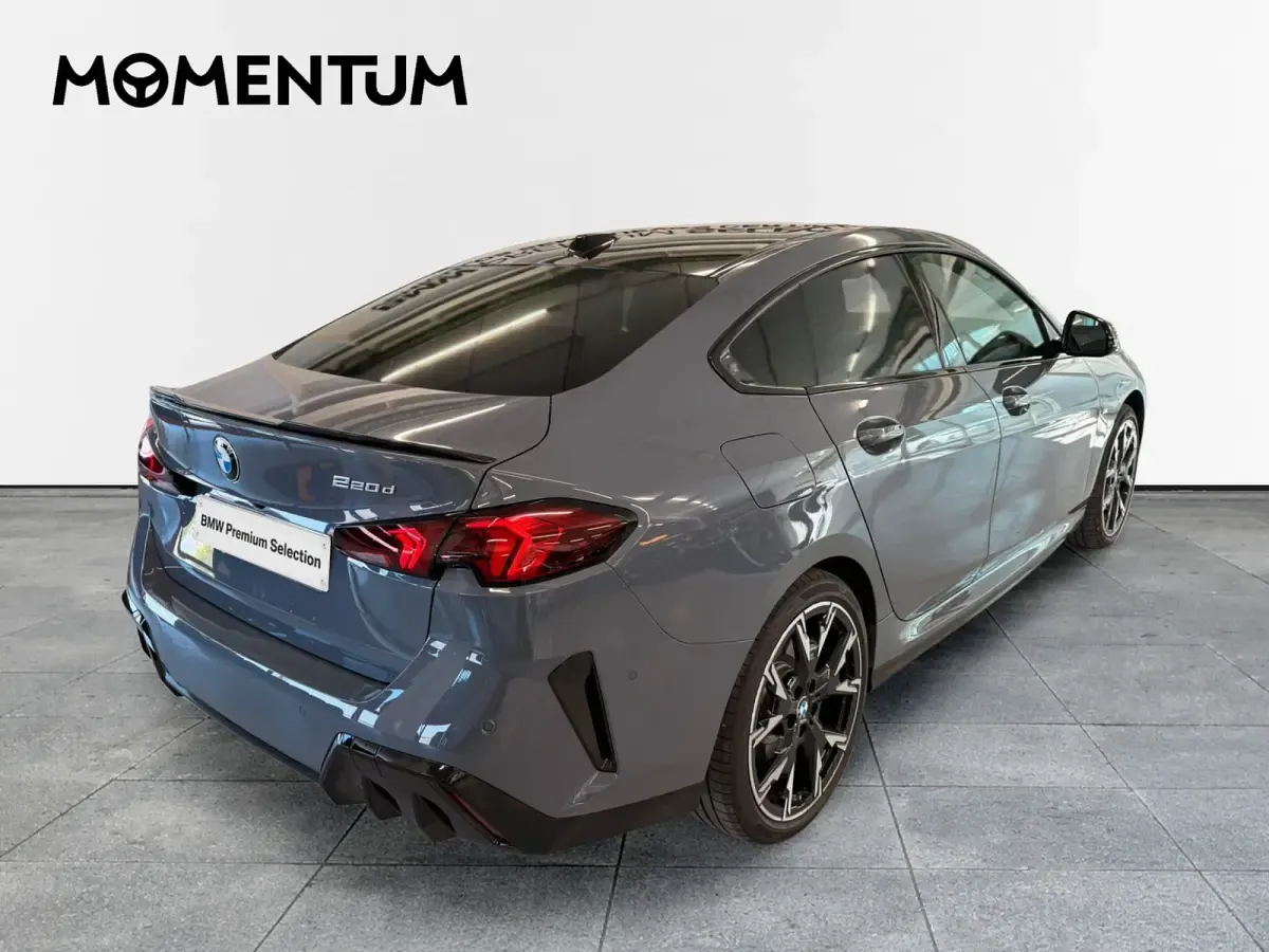 Usado BMW 120 Comfort Edition 163 CV (119 kW) 2026 Gris Utilitario