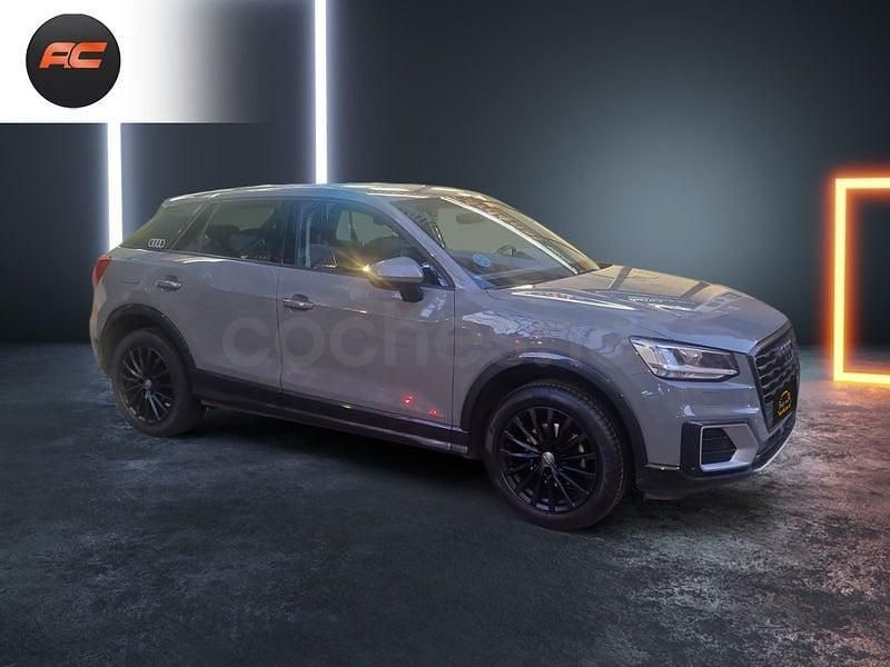 Usado Audi Q2 Design 116 CV (85 kW) 2020 Gris / plata SUV