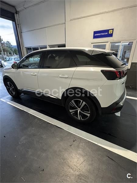 Usado Peugeot 3008 Allure 130 CV (95 kW) 2020 Blanco SUV