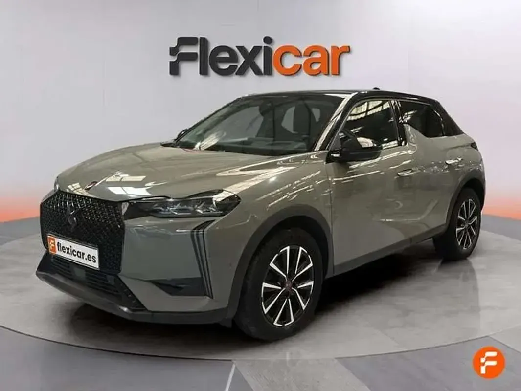 Usado DS Automobiles DS3 Crossback Performance 131 CV (96 kW) 2023 Gris SUV