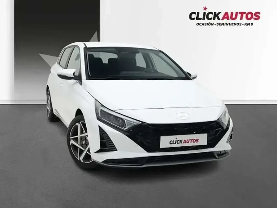 Usado Hyundai i20 101 CV (74 kW) 2025 Blanco Utilitario