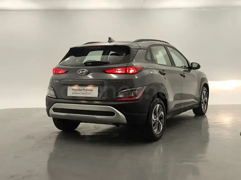 Usado Hyundai Kona 141 CV (103 kW) 2022 Gris / plata SUV