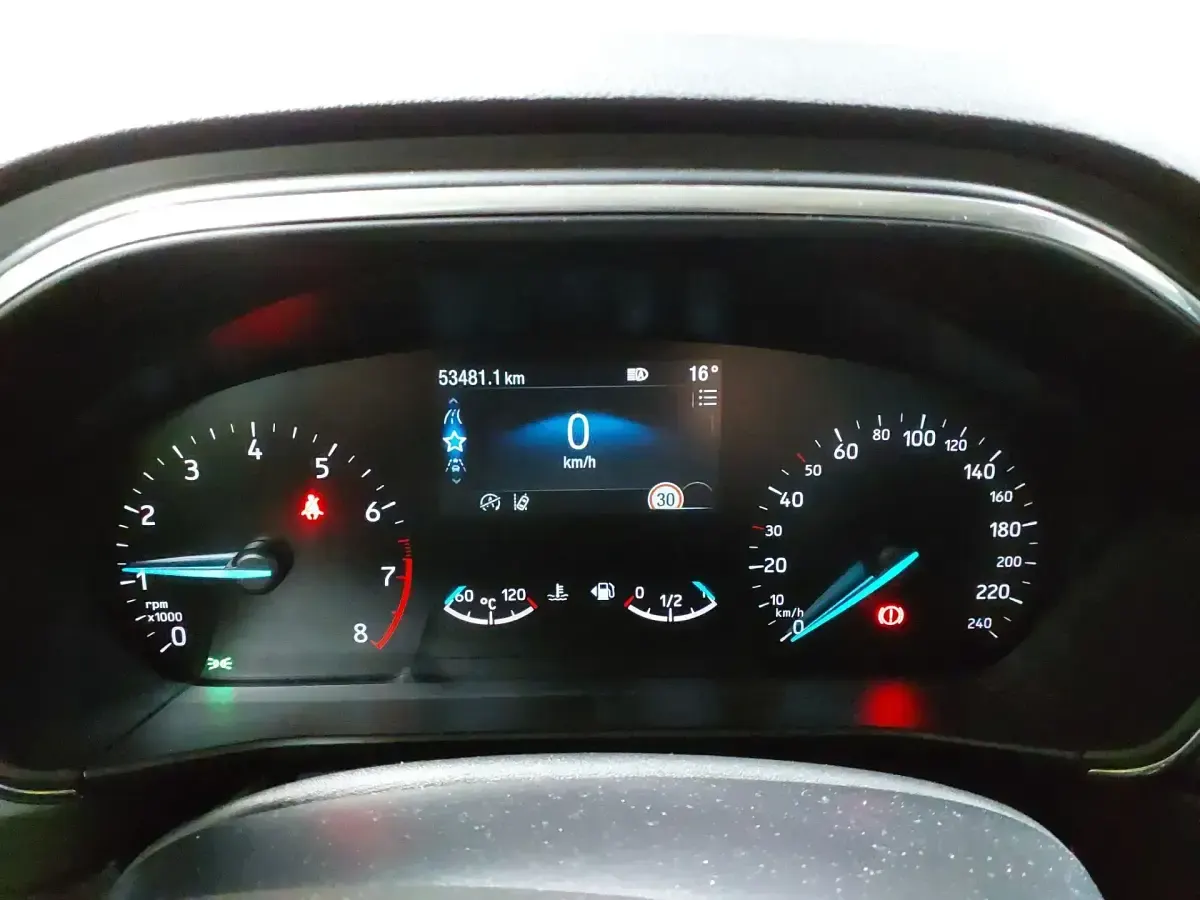 Usado Ford Focus Active 125 CV (91 kW) 2024 Gris Utilitario