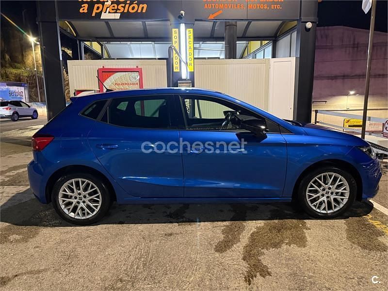 Usado Seat Ibiza FR 115 CV (84 kW) 2024 Azul Utilitario