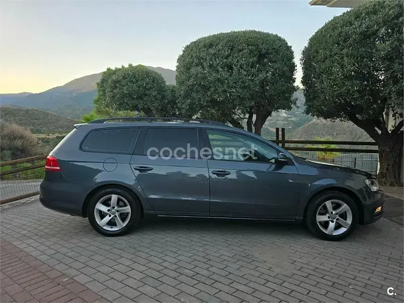 Usado VW Passat Edition 140 CV (102 kW) 2014 Azul Familiar