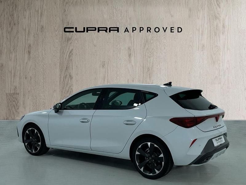 Usado Cupra Leon 150 CV (110 kW) 2025 Blanco