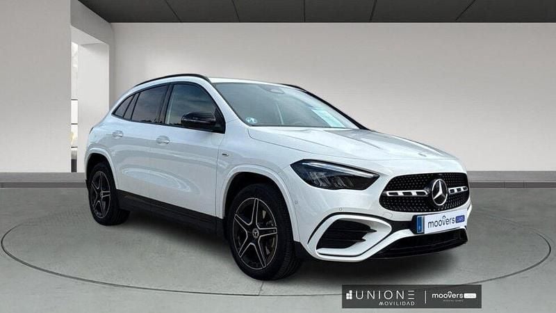 Usado Mercedes GLA250 218 CV (160 kW) 2025 Blanco SUV
