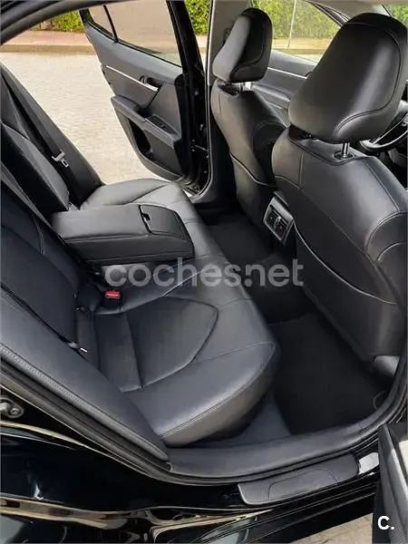 Usado Toyota Camry Business Edition 218 CV (160 kW) 2021 Negro Berlina