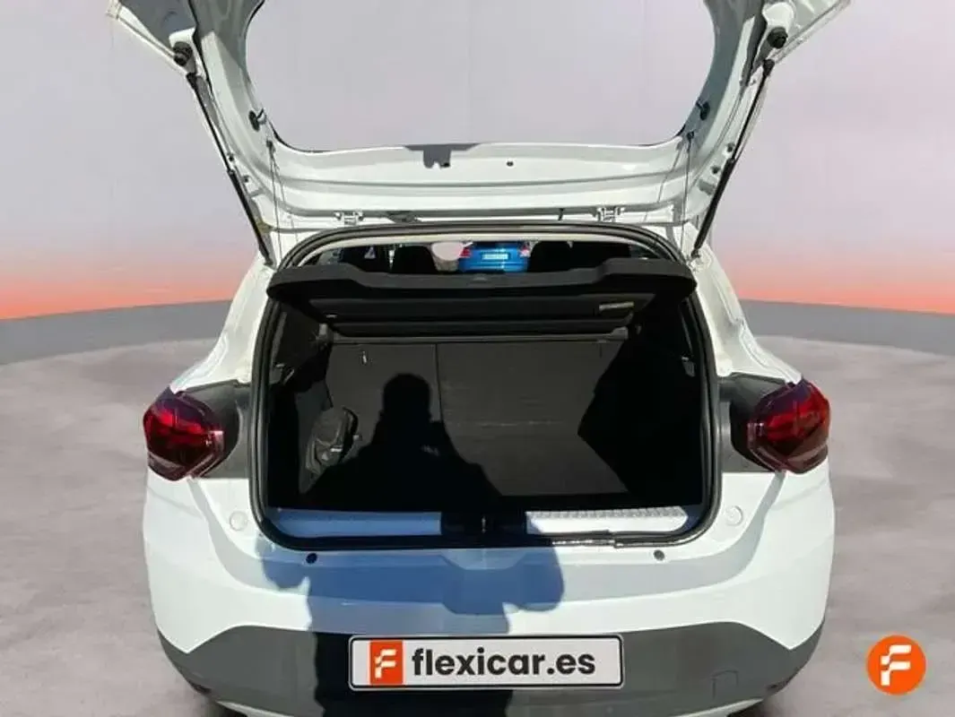 Usado Dacia Sandero Comfort 101 CV (74 kW) 2022 Beige Utilitario