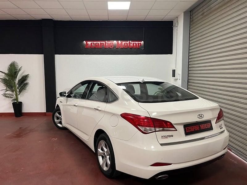 Usado Hyundai i40 136 CV (100 kW) 2013 Blanco Berlina