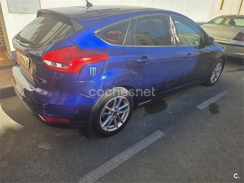 Usado Ford Focus Business Edition 120 CV (88 kW) 2017 Azul Berlina