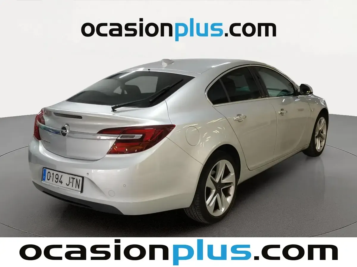 Usado Opel Insignia Excellence 140 CV (102 kW) 2016 Gris plata Berlina