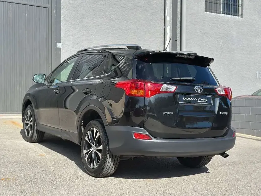 Usado Toyota RAV4 Advance 124 CV (91 kW) 2015 Negro SUV