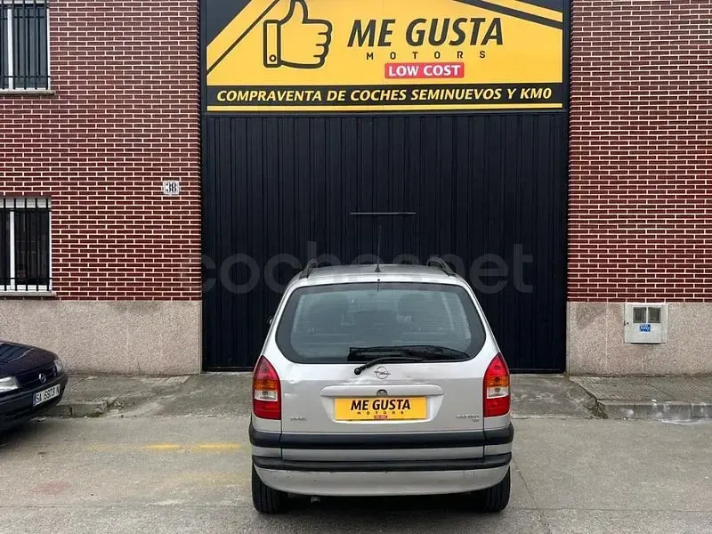 Usado Opel Zafira Comfort 100 CV (73 kW) 2002 Gris / plata Monovolumen