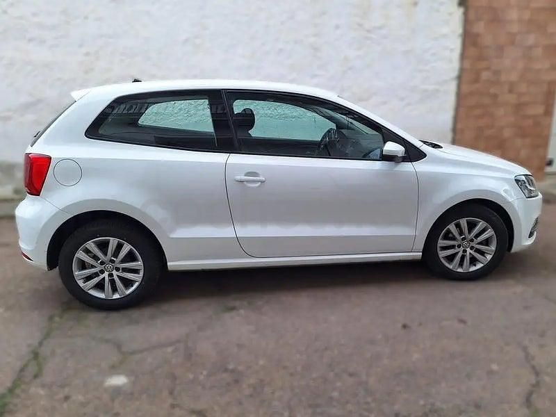 Usado VW Polo Advance 75 CV (55 kW) 2014 Blanco Berlina