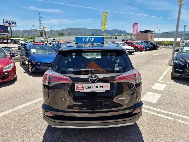 Usado Toyota RAV4 Advance 143 CV (105 kW) 2016 Negro SUV