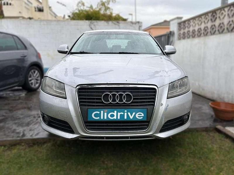 Usado Audi A3 Attraction 105 CV (77 kW) 2010 Gris Utilitario