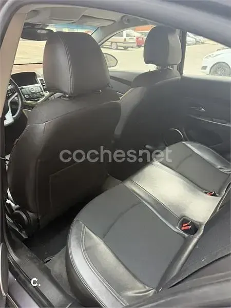 Usado Chevrolet Cruze LTZ 163 CV (119 kW) 2013 Gris / plata Berlina