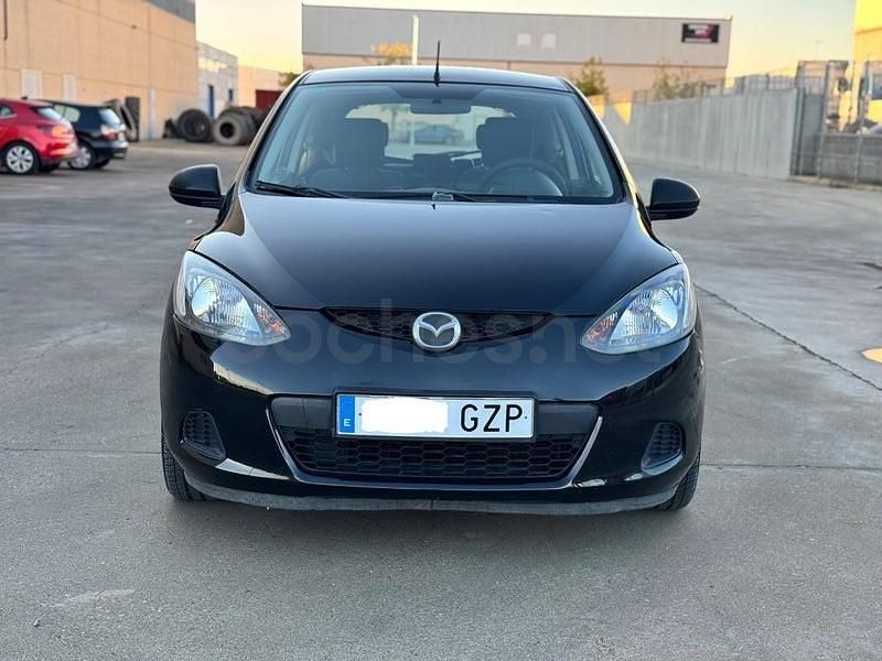 Usado Mazda 2 Active 86 CV (63 kW) 2010 Negro Utilitario
