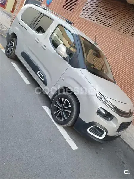 Usado Citroën Berlingo Shine 130 CV (95 kW) 2019 Blanco Monovolumen