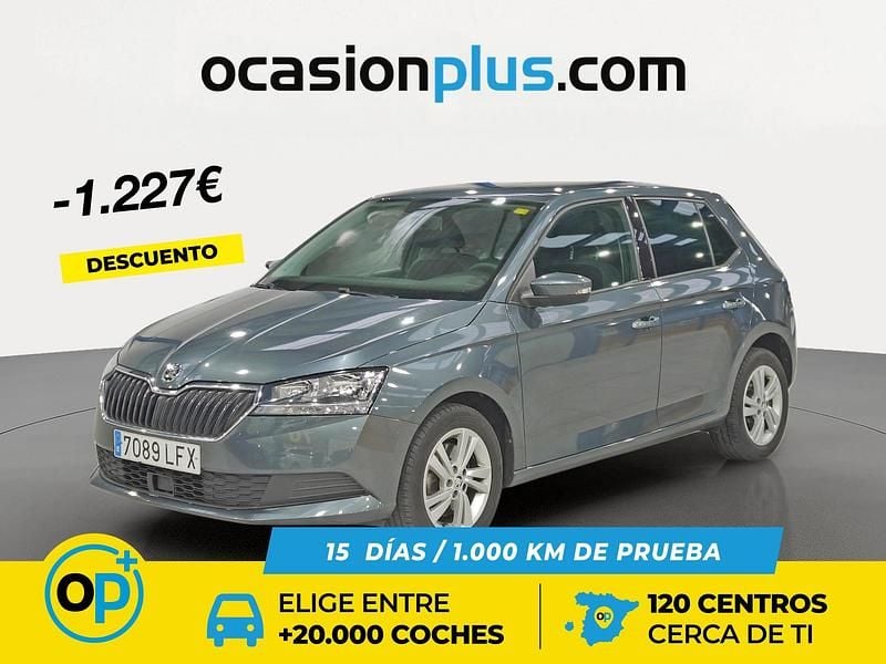 Usado Skoda Fabia Ambition 110 CV (80 kW) 2020 Gris / plata Berlina