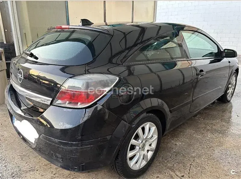 Usado Opel Astra GTC Enjoy 105 CV (77 kW) 2007 Negro Berlina