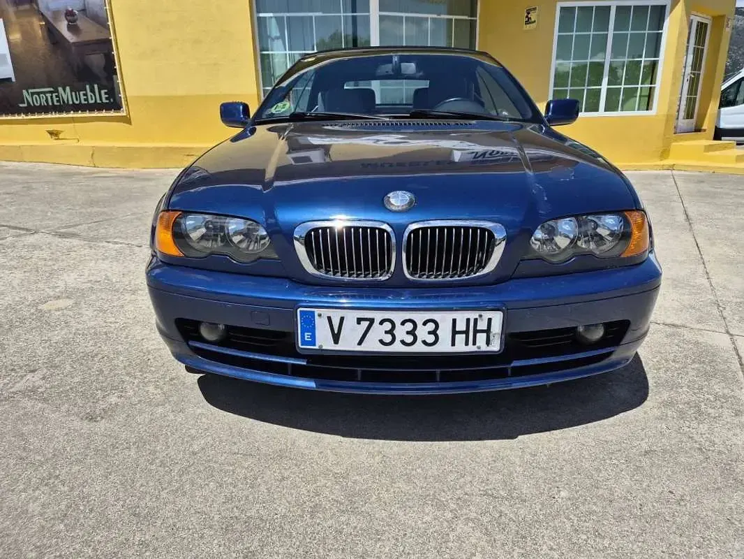 Usado BMW 323 Cabriolet 170 CV (125 kW) 2001 Azul Descapotable