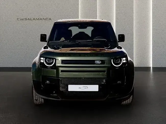 Usado Land Rover Defender SE Dynamic 300 CV (220 kW) 2026 Verde metalizado SUV