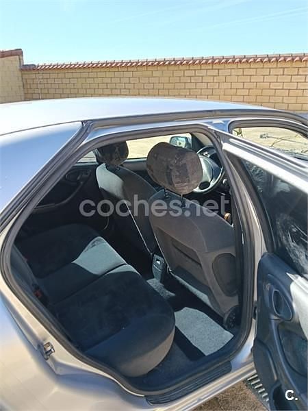 Usado Citroën Xsara Exclusive 90 CV (66 kW) 2001 Gris / plata Berlina