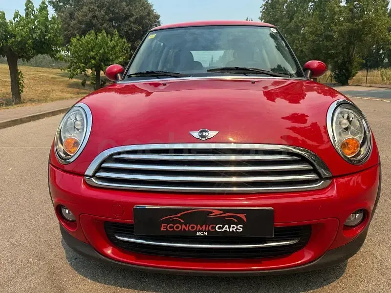 Usado Mini Cooper 122 CV (89 kW) 2010 Rojo Utilitario