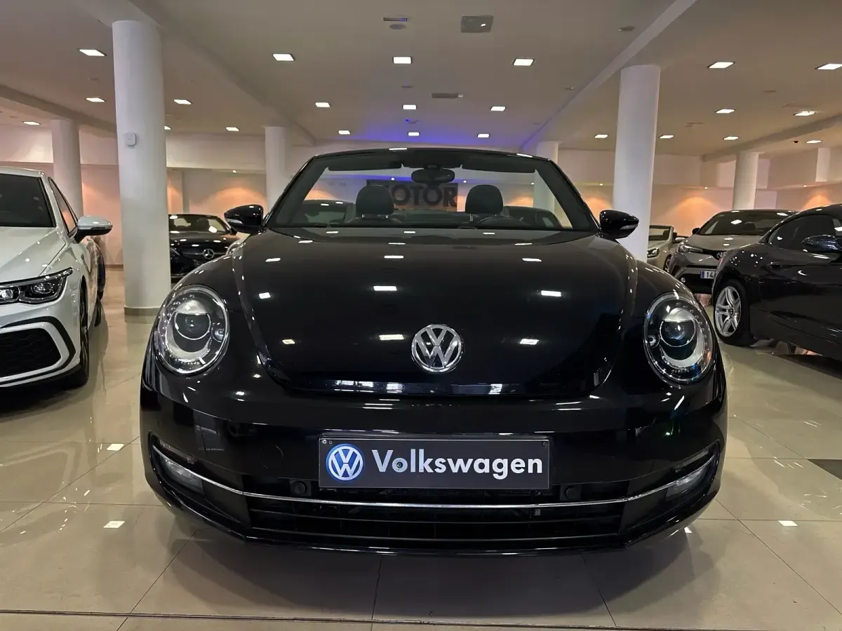 Usado VW Beetle R-line 140 CV (102 kW) 2013 Negro Utilitario