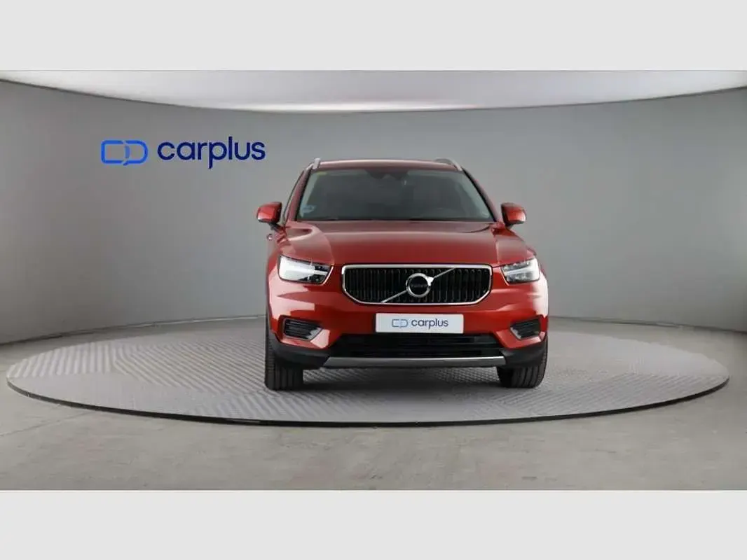 Usado Volvo XC40 Momentum 163 CV (119 kW) 2020 Rojo SUV