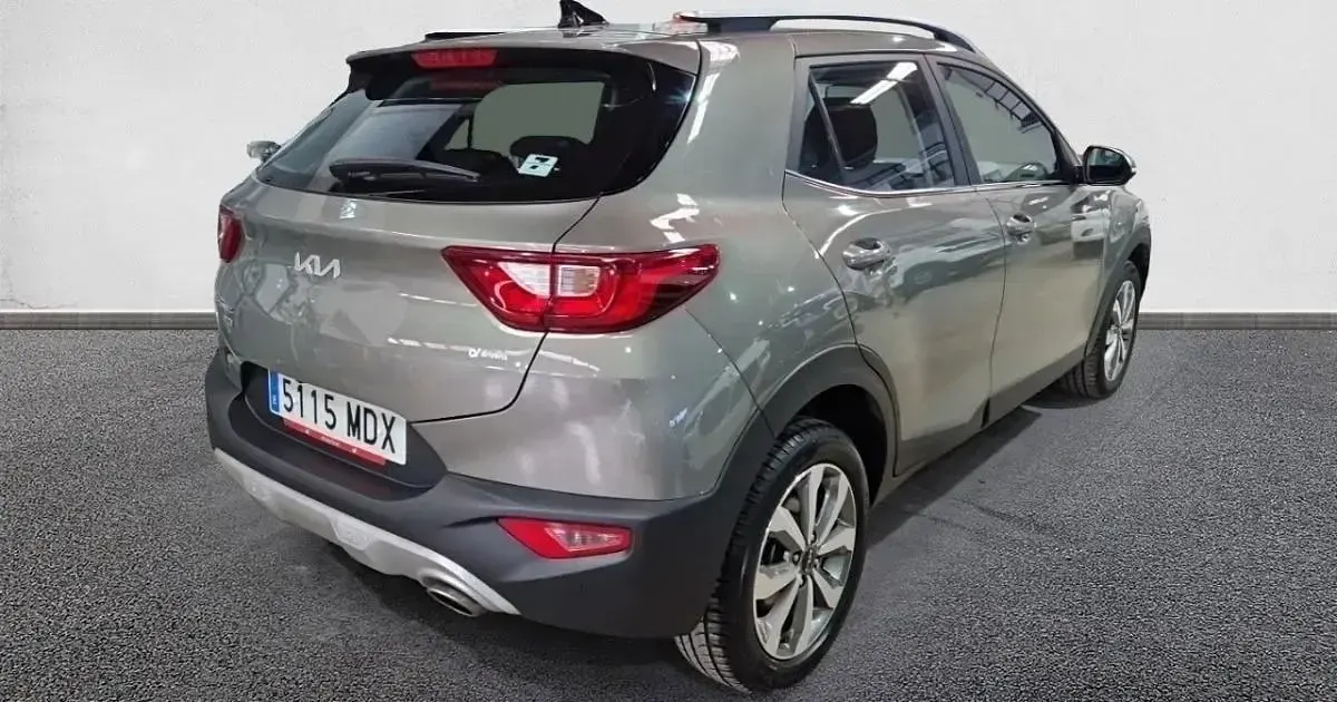Usado Kia Stonic 120 CV (88 kW) 2023 SUV