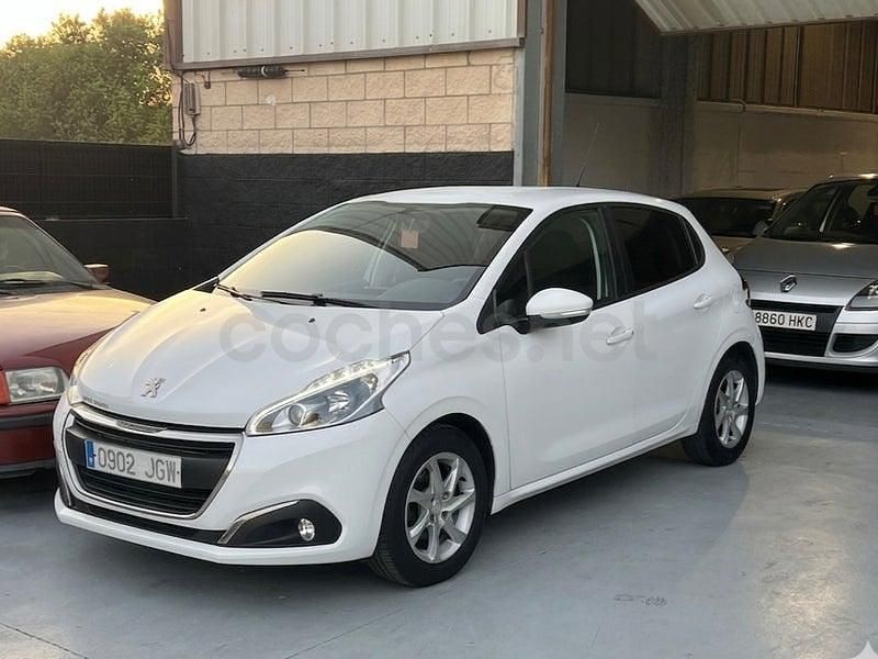 Usado Peugeot 208 Active 110 CV (80 kW) 2016 Blanco Utilitario