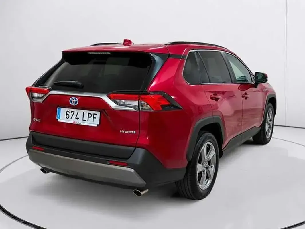 Käytetty Toyota RAV4 Hybrid Advance 222 HP (163 kW) 2021 Punainen Katumaasturi