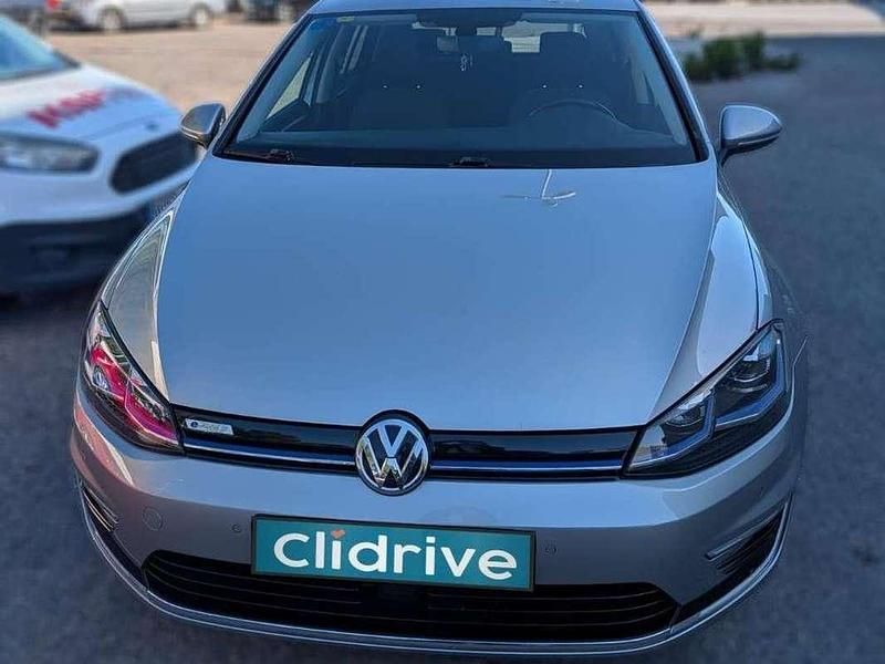 Begagnad VW e-Golf 100 kW (136 HK) 2020 Grå Halvkombi