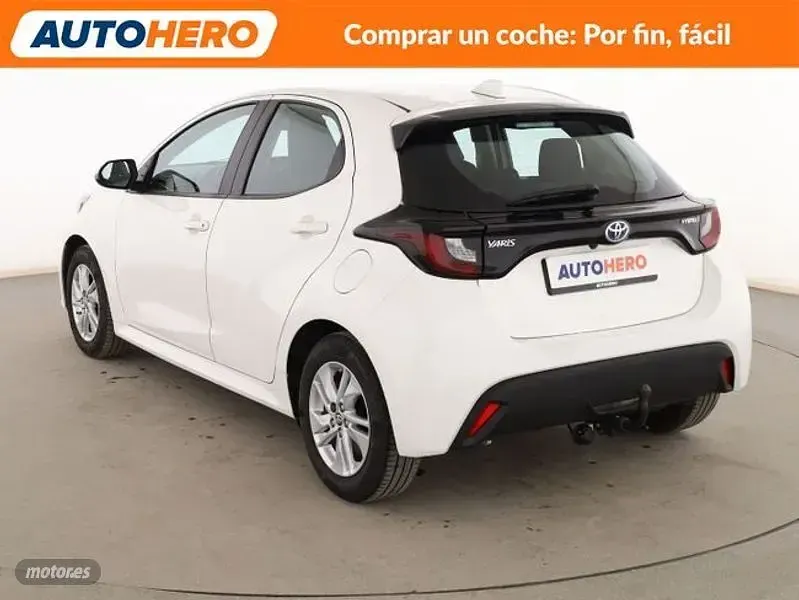 Usado Toyota Yaris Hybrid Business Edition 116 CV (85 kW) 2022 Blanco Berlina
