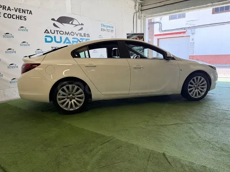 Usado Opel Insignia Business 140 CV (102 kW) 2015 Blanco Berlina