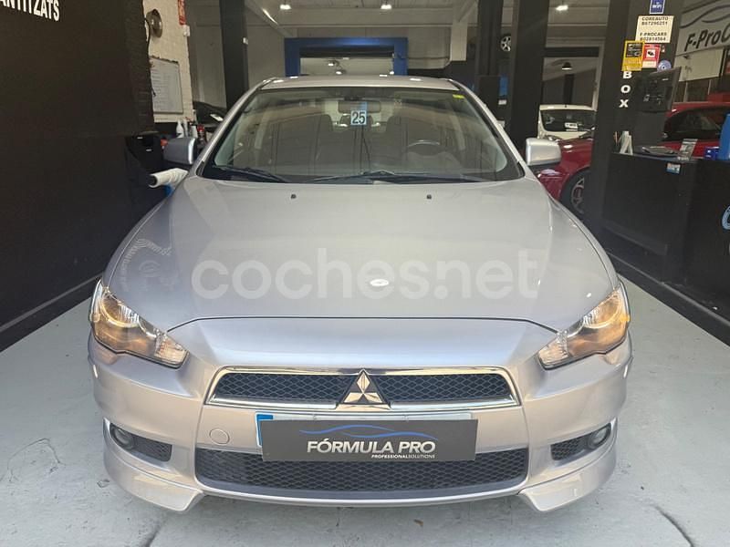 Gris / plata Usado 2010 Mitsubishi Lancer Sportback Motion Berlina | 8450 € - Imagen 1/4