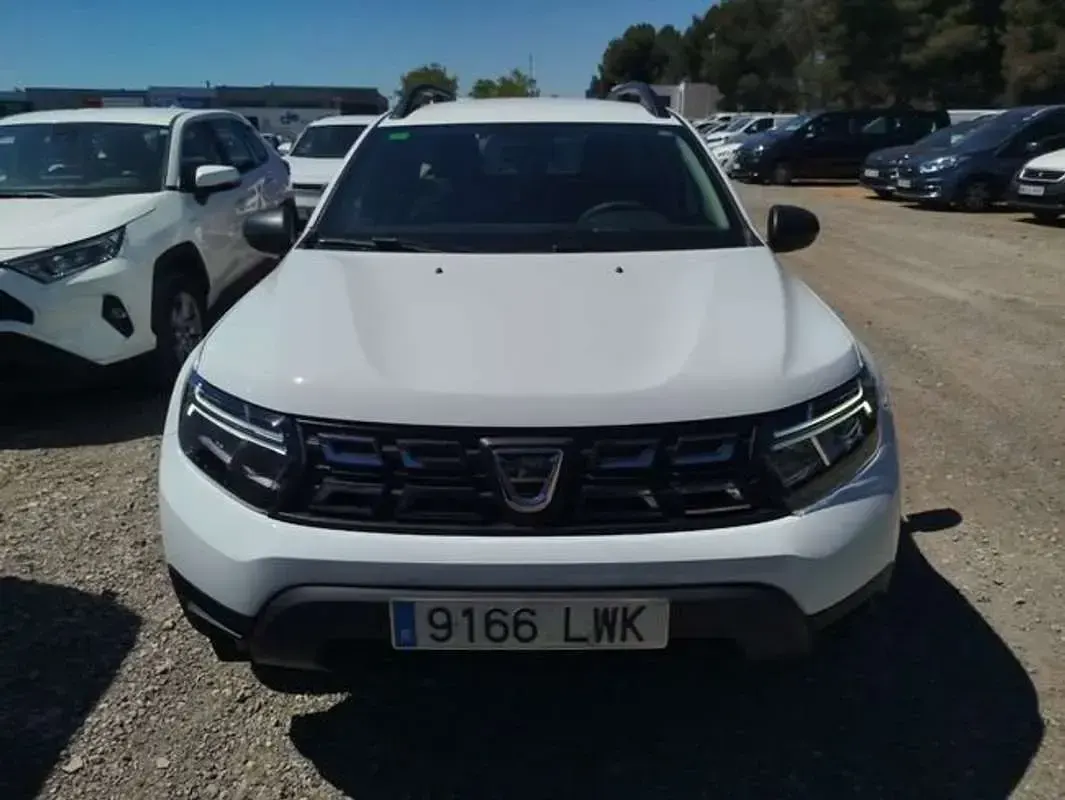 Usado Dacia Duster Essentiel 101 HP (74 kW) 2022 Branco SUV