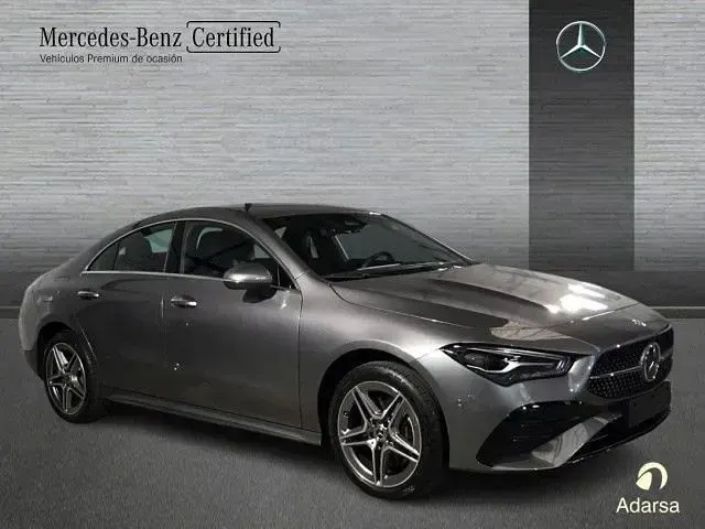 Usado Mercedes CLA250e AMG line 218 CV (160 kW) 2025 Gris montaña Coupe