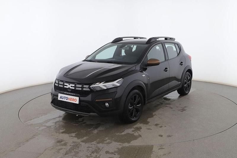 Negro Usado 2023 Dacia Sandero Extreme Utilitario | 16.899 € (Caro) - Imagen 1/3